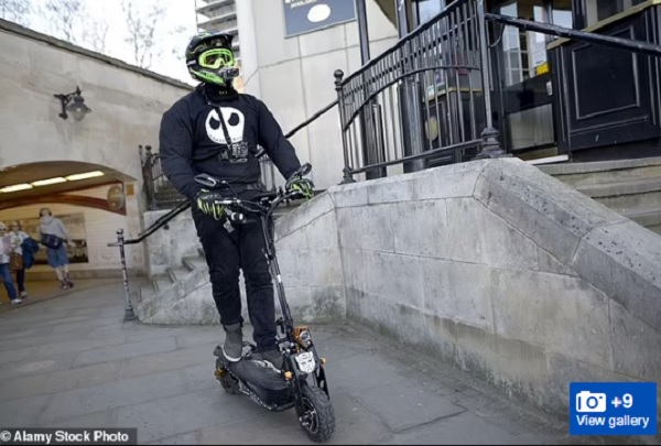 பிரிட்டன் இந்த scooter தடை செய்ய உள்ளதா ? 29 பேர் மரணம் அடைந்துள்ள விடையம் ..
