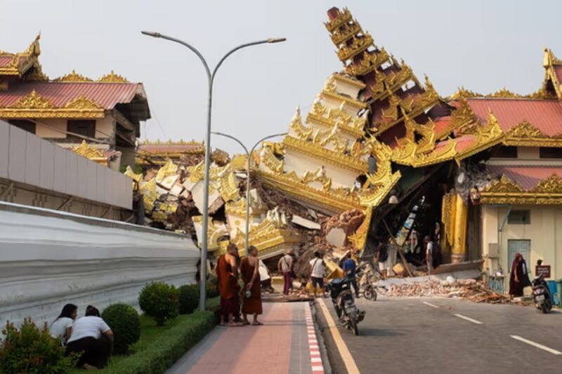 Over 1,600 dead in Myanmar earthquake: ஈடாடி அப்படியே விழுந்த குடியிருப்புகள்: 1,644 பேரை பலிவாங்கிய நில நடுக்கம் !