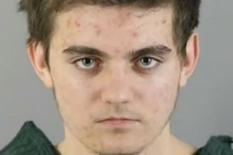 Teenager accused to assassinate Donald Trump: அப்பா அம்மாவை கொன்று அவர்கள் பணத்தை எடுத்து டொனால் ரம்பை சுட இருந்த இளைஞர் !