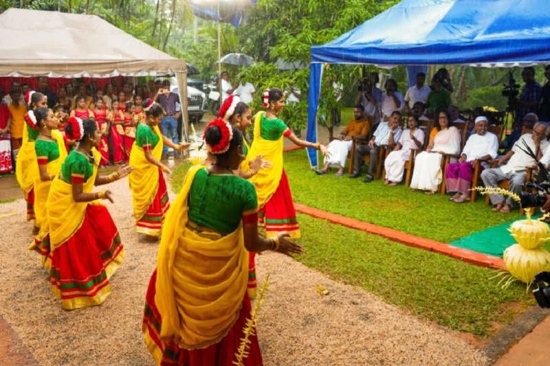 புத்தாண்டு தினத்தில் தேசிய மரபுகளை வலியுறுத்திய பிரதமர்