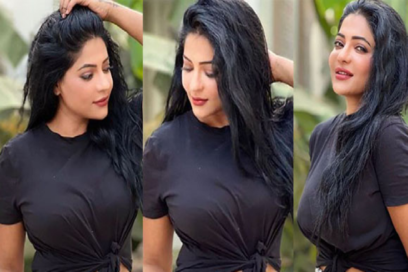 ராதிகாவை மிஞ்சிய ரேஷ்மா: ஷார்ட் உடையில் ஹாட் அவதாரம்!