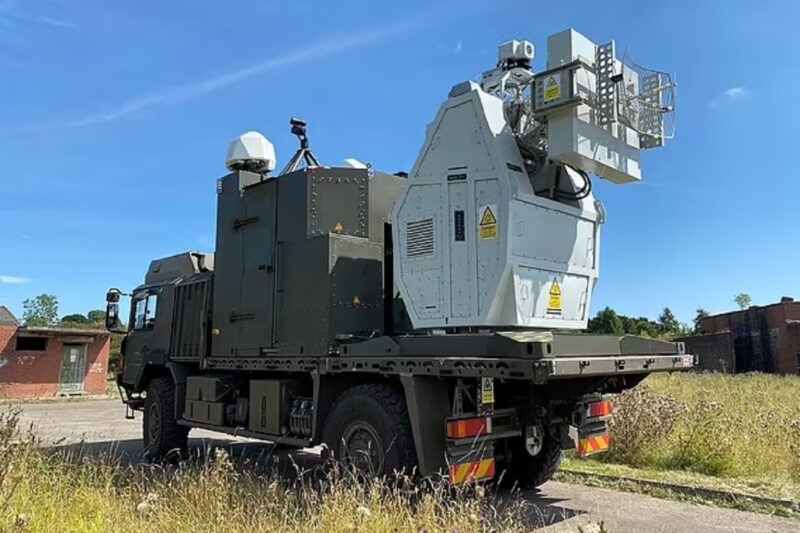 British troops weapon to ‘kill’ drone: வானத்தை துவம்சம் செய்யும் பிரிட்டனின் புதிய சக்தி ..டிரோன் படையை ஒரே வீச்சில் அழித்தது