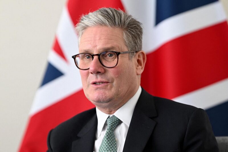 ஆட்டம் காணும் UK, கொரோனா கால கட்டம் போல கார் கம்பெனி ஊழியருக்கு சம்பளம்