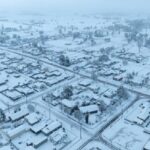 ஆஸ்திரேலியாவில் அரிய வகை பனிப்பொழிவு: நகரங்களை மூடிய பனி, பயணங்களில் கடும் பாதிப்பு