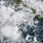 மெக்சிகோவை நோக்கிப் பாயும் கொடூரமான ‘மாரியோ’ புயல்: மக்கள் அச்சம்!