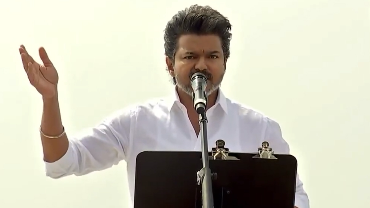 அதிரும் தலைநகரம்! திமுக அரசை கிழித்துத் தொங்கவிட்ட தளபதி விஜய்!