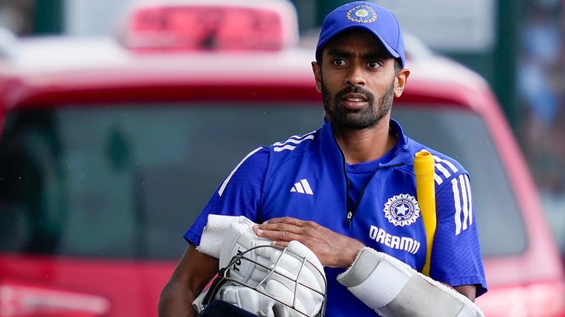 இப்படியும் ரன் அவுட் ஆகலாமா? விசித்திரமான ரன் அவுட் அபிமன்யு ஈஸ்வரன் - Image 1 இப்படியும் ரன் அவுட் ஆகலாமா? விசித்திரமான ரன் அவுட் அபிமன்யு ஈஸ்வரன் - Image 1