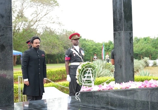 யாழ்பாணத்தில் இறந்த இந்திய ராணுவத்திற்கு அஞ்சலி செய்யப்பட்டது !