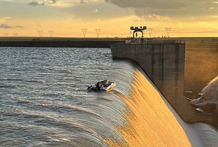 இது போல எவருக்கும் நடக்க கூடாது பாருங்கள் திகிலூட்டும் சம்பவம் (VIDEO) - Image 1 இது போல எவருக்கும் நடக்க கூடாது பாருங்கள் திகிலூட்டும் சம்பவம் (VIDEO) - Image 1