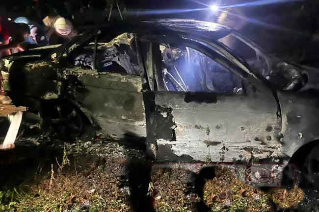 கார் தற்போது எரிந்து கொண்டு இருக்கிறது -இலங்கையை உலுக்கிய அக்குரெகொட இரட்டைக்கொலை