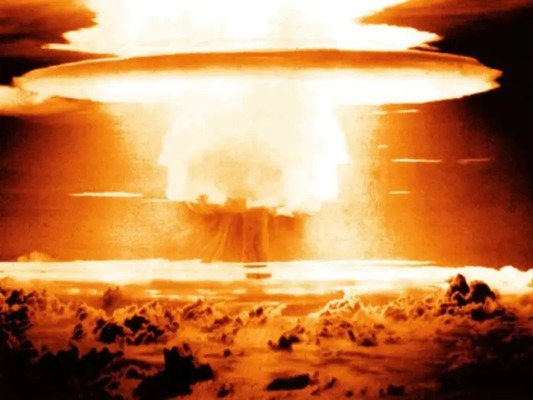 புஷெர் அணுமின் நிலையம் மீது மீண்டும் தாக்குதல் – கதிர்வீச்சு அபாயம் குறித்து எச்சரிக்கை!