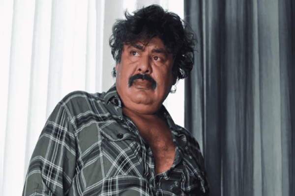 தண்டவாளத்தில் தலை வைத்த மன்சூர் அலிகான்! கல்லக்குடியில் திடீர் பரபரப்பு