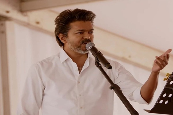 பணத்தை வாங்கிட்டு விசிலுக்கு போடுங்க!: பெரம்பூரில் விஜய் அதிரடி பிரச்சாரம்.