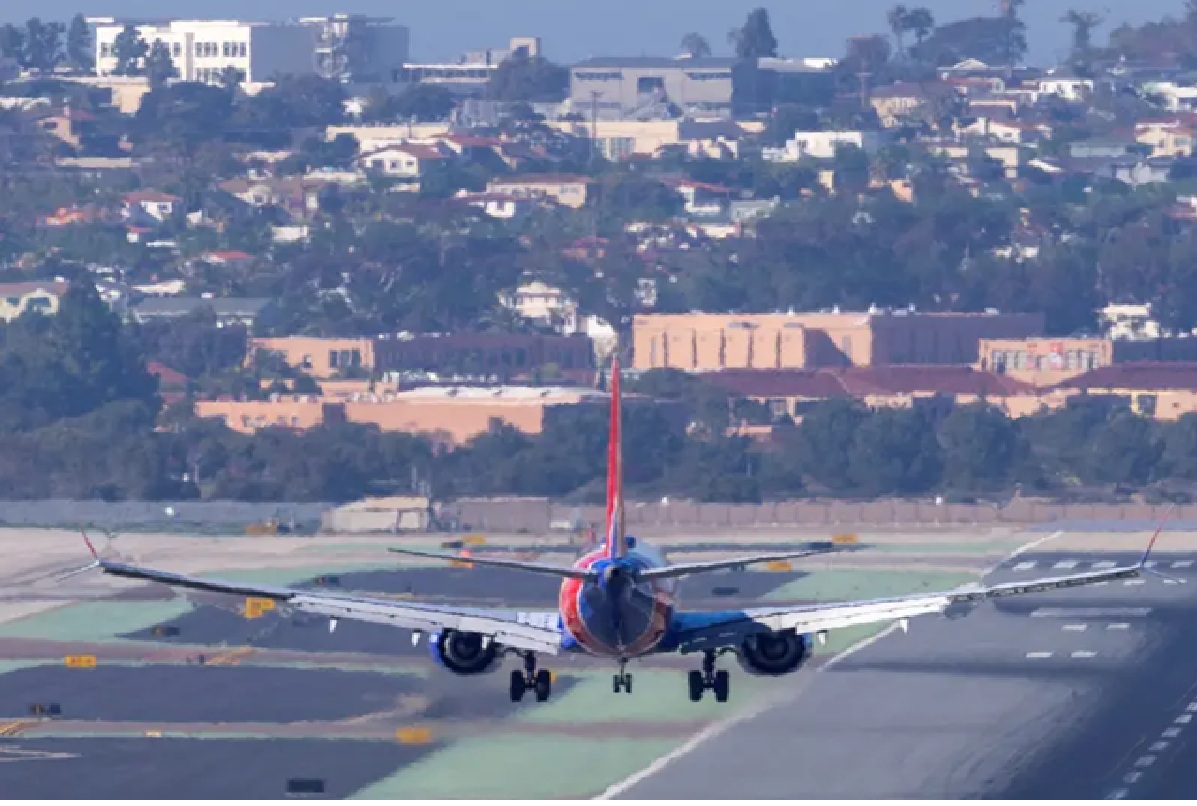 மத்திய கிழக்கு போர்: வளைகுடா வான்வெளியில் கடும் பாதிப்பு, 92 மில்லியன் பயணிகள் பாதிப்பு! - Image 1 மத்திய கிழக்கு போர்: வளைகுடா வான்வெளியில் கடும் பாதிப்பு, 92 மில்லியன் பயணிகள் பாதிப்பு! - Image 1