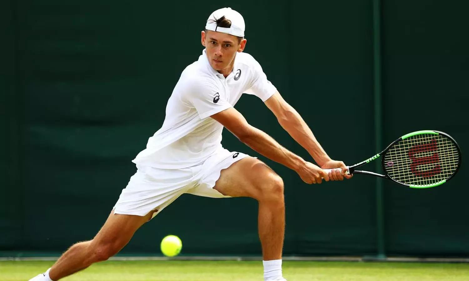 ரோட்டர்டாம் ஓபன் டென்னிஸ்: அரையிறுதிக்கு முன்னேறினர் அலெக்ஸ் டி மினார், யூகோ ஹம்பர்ட்! - Image 1 ரோட்டர்டாம் ஓபன் டென்னிஸ்: அரையிறுதிக்கு முன்னேறினர் அலெக்ஸ் டி மினார், யூகோ ஹம்பர்ட்! - Image 1