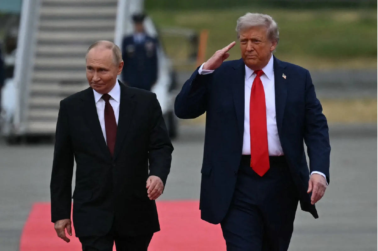 ஈரானுக்கு ரஷ்யா உதவுவதாகக் கூறப்படும் புகார்கள்: அமெரிக்க ஜனாதிபதி டொனால்ட் ட்ரம்ப் விளக்கம் - Image 1 ஈரானுக்கு ரஷ்யா உதவுவதாகக் கூறப்படும் புகார்கள்: அமெரிக்க ஜனாதிபதி டொனால்ட் ட்ரம்ப் விளக்கம் - Image 1