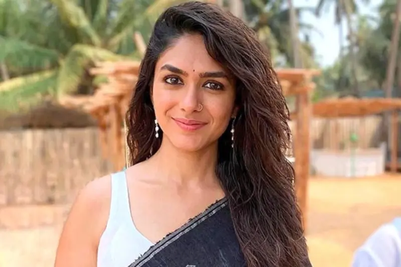 நீங்கள் ஒரு தென்னிந்திய மாப்பிள்ளைய பாத்து இங்கேயே செல்டில் ஆகிடுங்க: தயாரிப்பாளர் போட்ட போடு