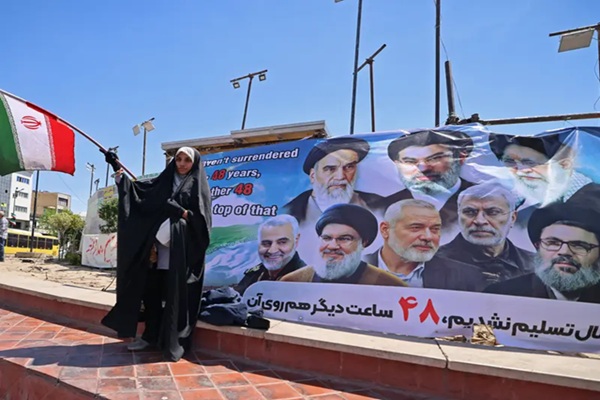 மிரட்டலுக்குப் பணிய மாட்டோம்: டிரம்ப்பின் கடல்வழி முற்றுகைக்கு ஈரான் சவால!