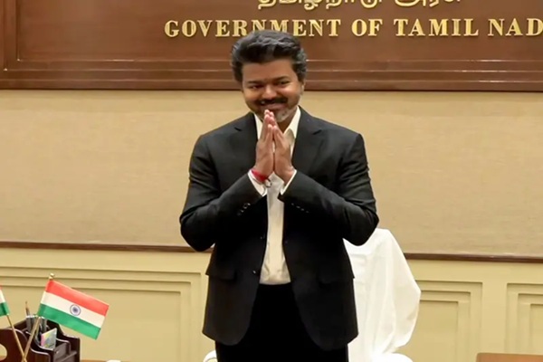 விஜய்யின் 3 முக்கிய கையெழுத்து! – கோட்டையில் அதிகாரிகளுடன் தீவிர ஆலோசனை; ‘தளபதி’யின் புதிய நிர்வாகம் தயார்!