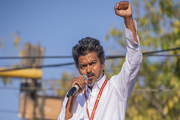 விஜய் இரட்டை முன்னிலை! பெரம்பூர் மற்றும் திருச்சி கிழக்கு தொகுதிகளில் விஜய் முன்னிலை; தபால் வாக்கு எண்ணிக்கையில் அசத்தும் தமிழக வெற்றிக் கழகம் !