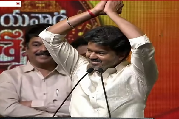 விஜயவாடா விழாவில் தெலுங்கில் பேசி அனைவரையும் கவர்ந்த தமிழக முதல்வர் விஜய்!