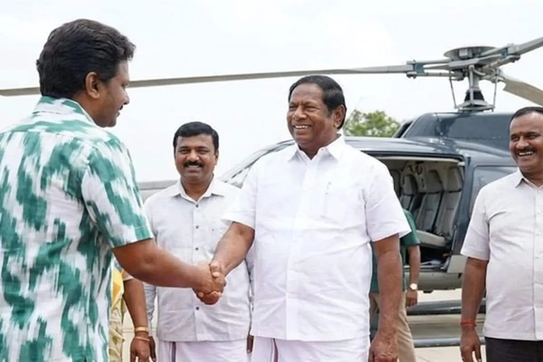 தந்தைக்கு ரூ.40 கோடியில் ஹெலிகாப்டர் பரிசளித்த திமுக எம்எல்ஏ: பெரம்பலூரில் நடந்த பிரம்மாண்டம்!